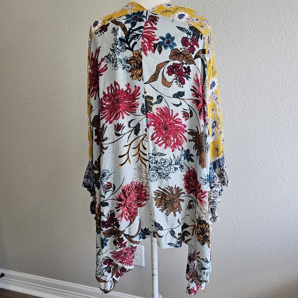 Anthropologie Umgee Floral Meadow Flower Patchwork Boho Kimono - Picture 4 of 12